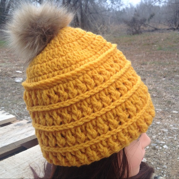 Handmade Pom-Pom beanie - Picture 2 of 6